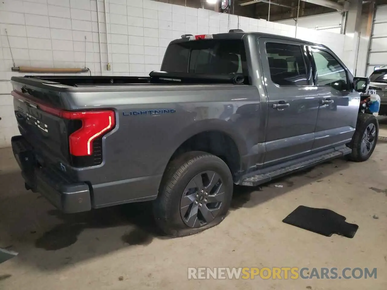 3 Photograph of a damaged car 1FT6W1EV7NWG10033 FORD F150 LIGHT 2022