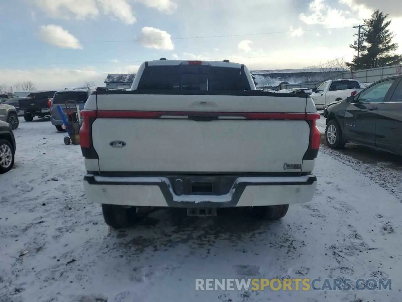 6 Photograph of a damaged car 1FTVW1EL6NWG16108 FORD F150 LIGHT 2022
