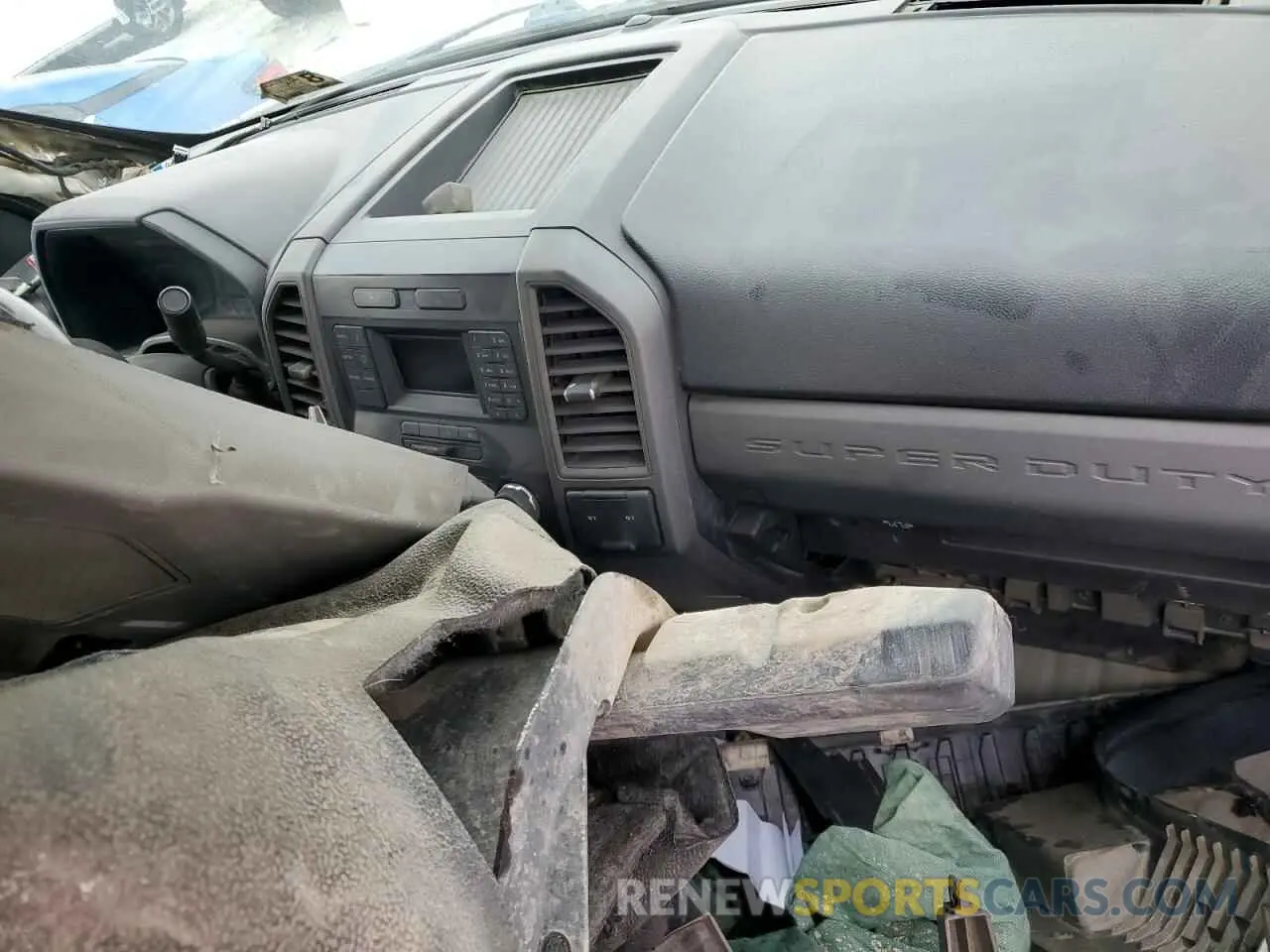 8 Photograph of a damaged car 1FDBF2B61KEF04613 FORD F250 2019