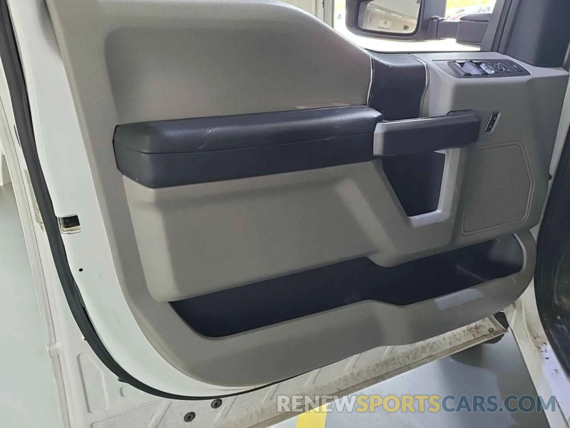 12 Photograph of a damaged car 1FT7W2B62KED71239 FORD F250 2019