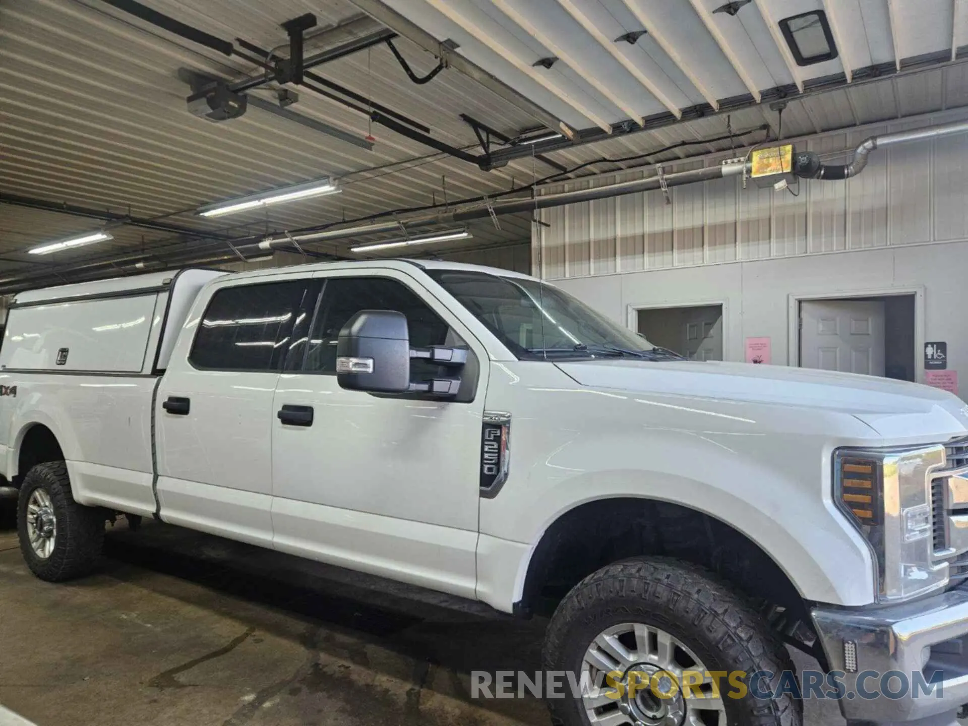 24 Photograph of a damaged car 1FT7W2B62KED71239 FORD F250 2019
