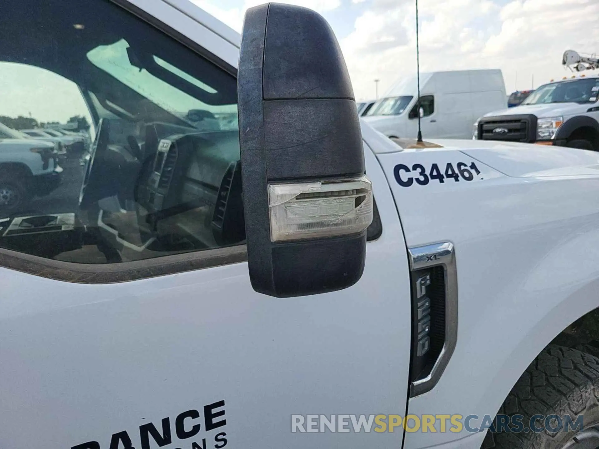 16 Photograph of a damaged car 1FT7W2B63KEC61316 FORD F250 2019