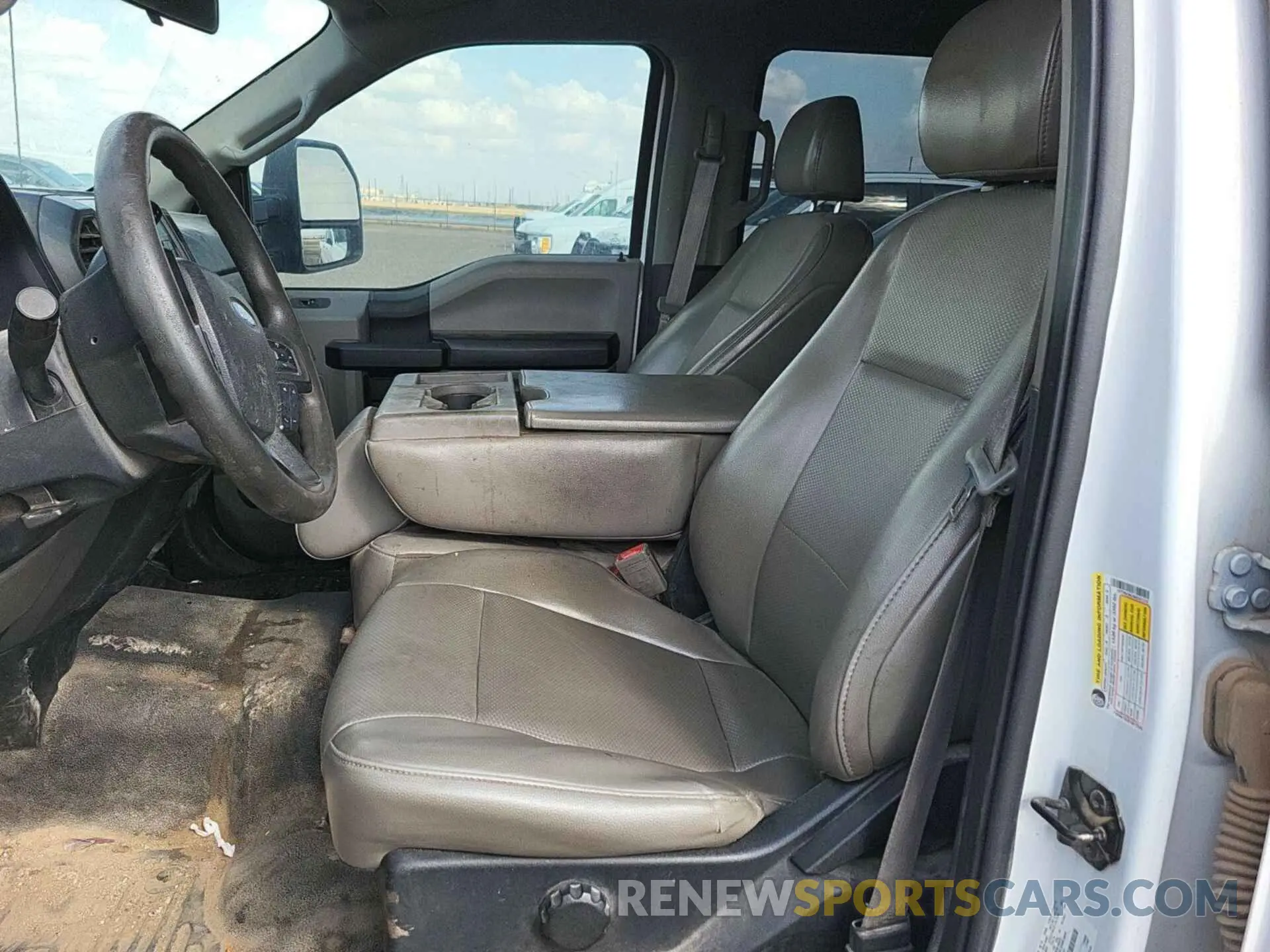 21 Photograph of a damaged car 1FT7W2B63KEC61316 FORD F250 2019