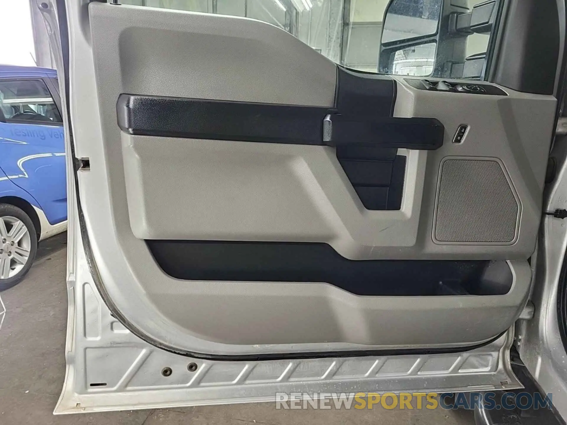 10 Photograph of a damaged car 1FT7W2B63KEF83440 FORD F250 2019
