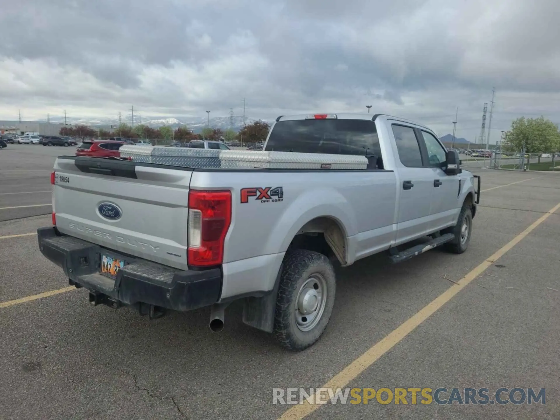 32 Photograph of a damaged car 1FT7W2B63KEF83440 FORD F250 2019