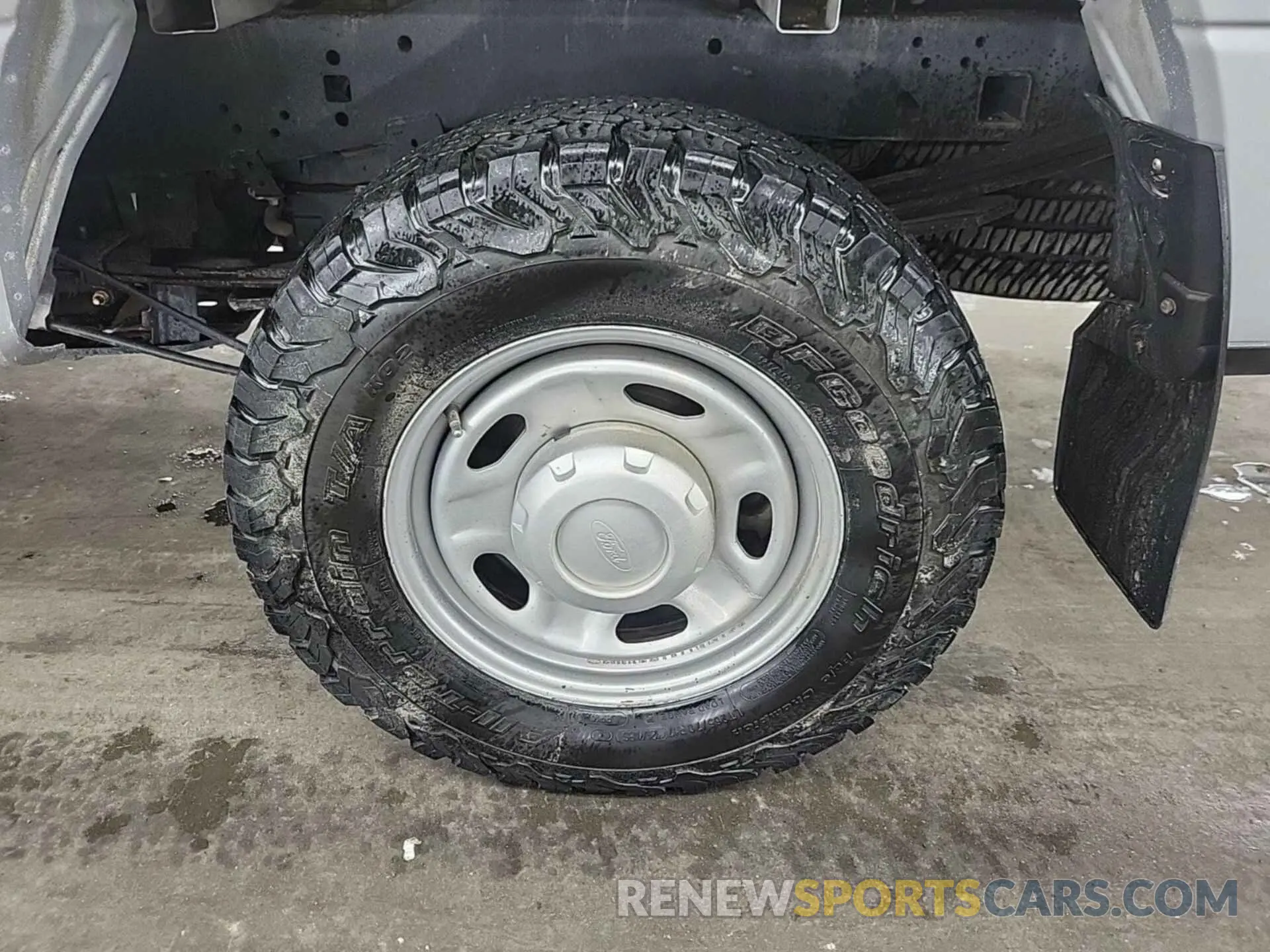 38 Photograph of a damaged car 1FT7W2B63KEF83440 FORD F250 2019