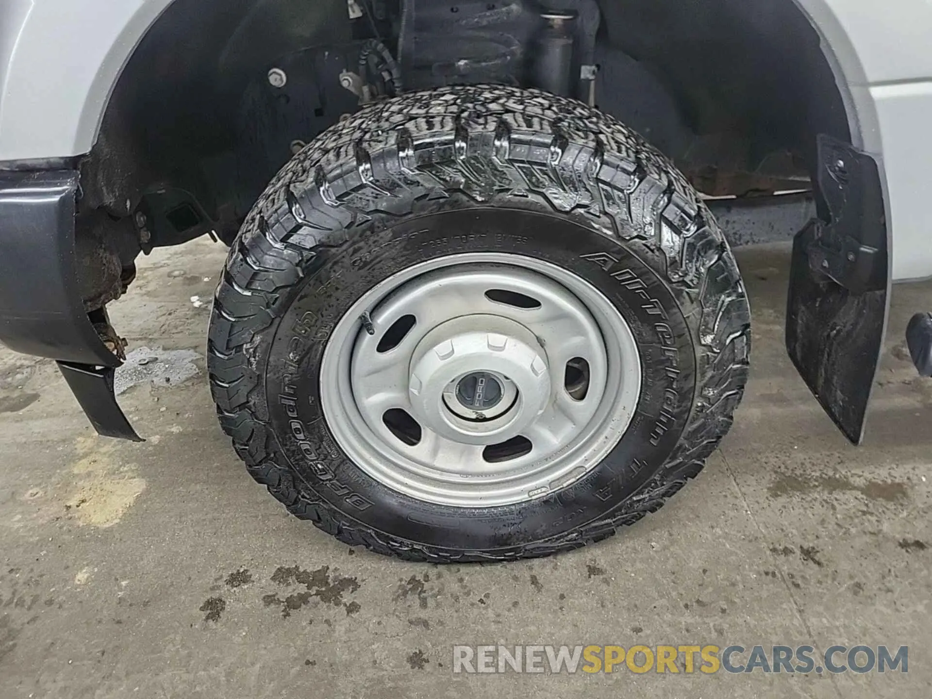 39 Photograph of a damaged car 1FT7W2B63KEF83440 FORD F250 2019