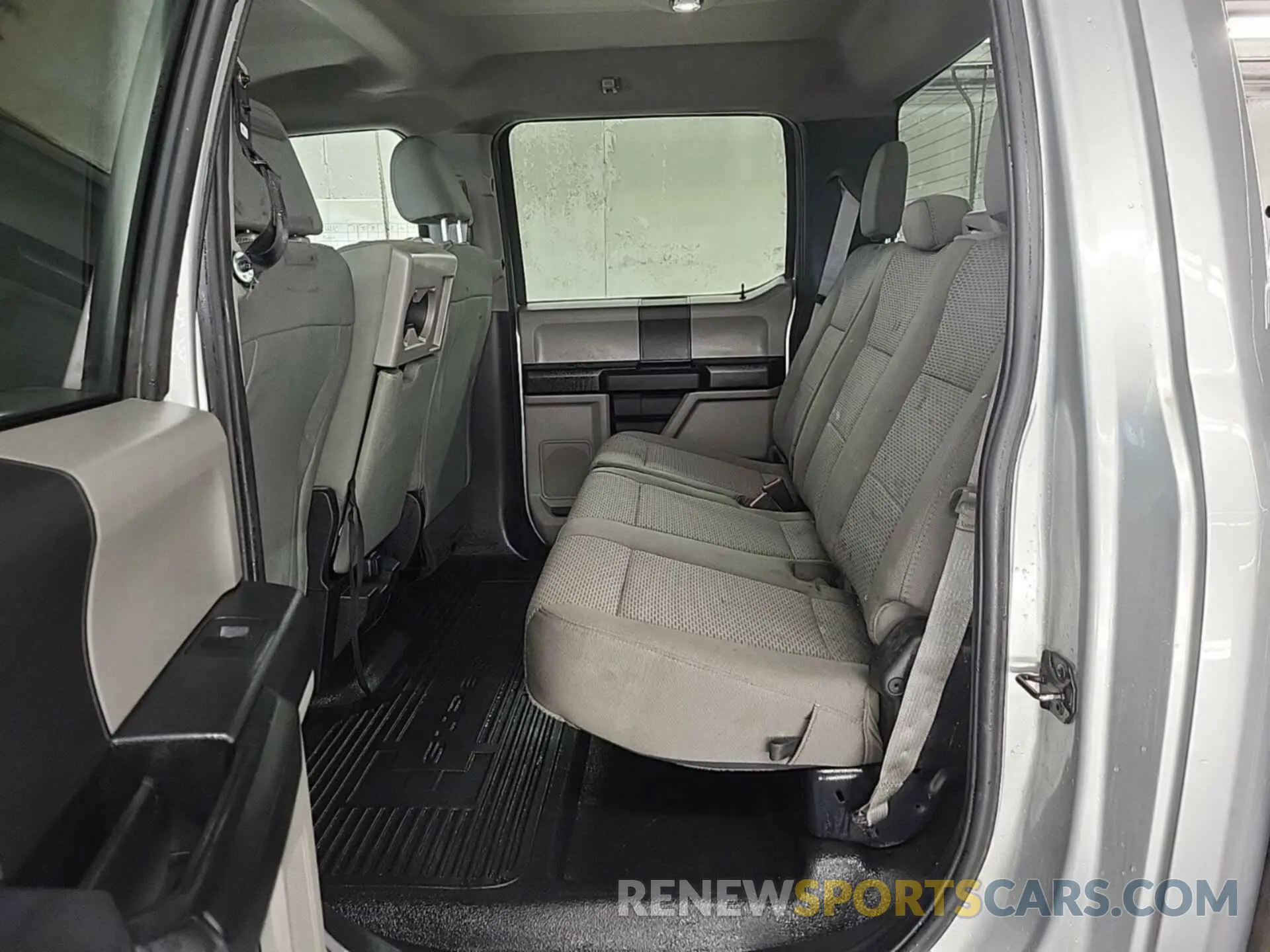4 Photograph of a damaged car 1FT7W2B63KEF83440 FORD F250 2019
