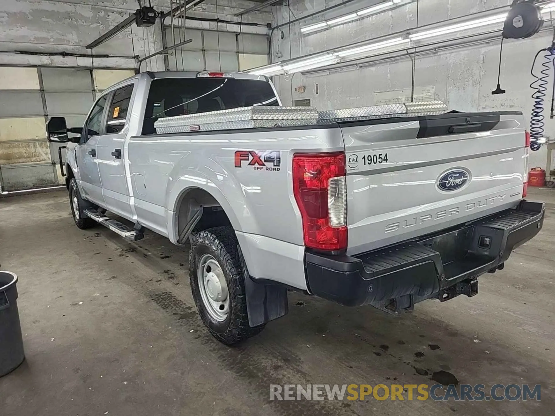 43 Photograph of a damaged car 1FT7W2B63KEF83440 FORD F250 2019