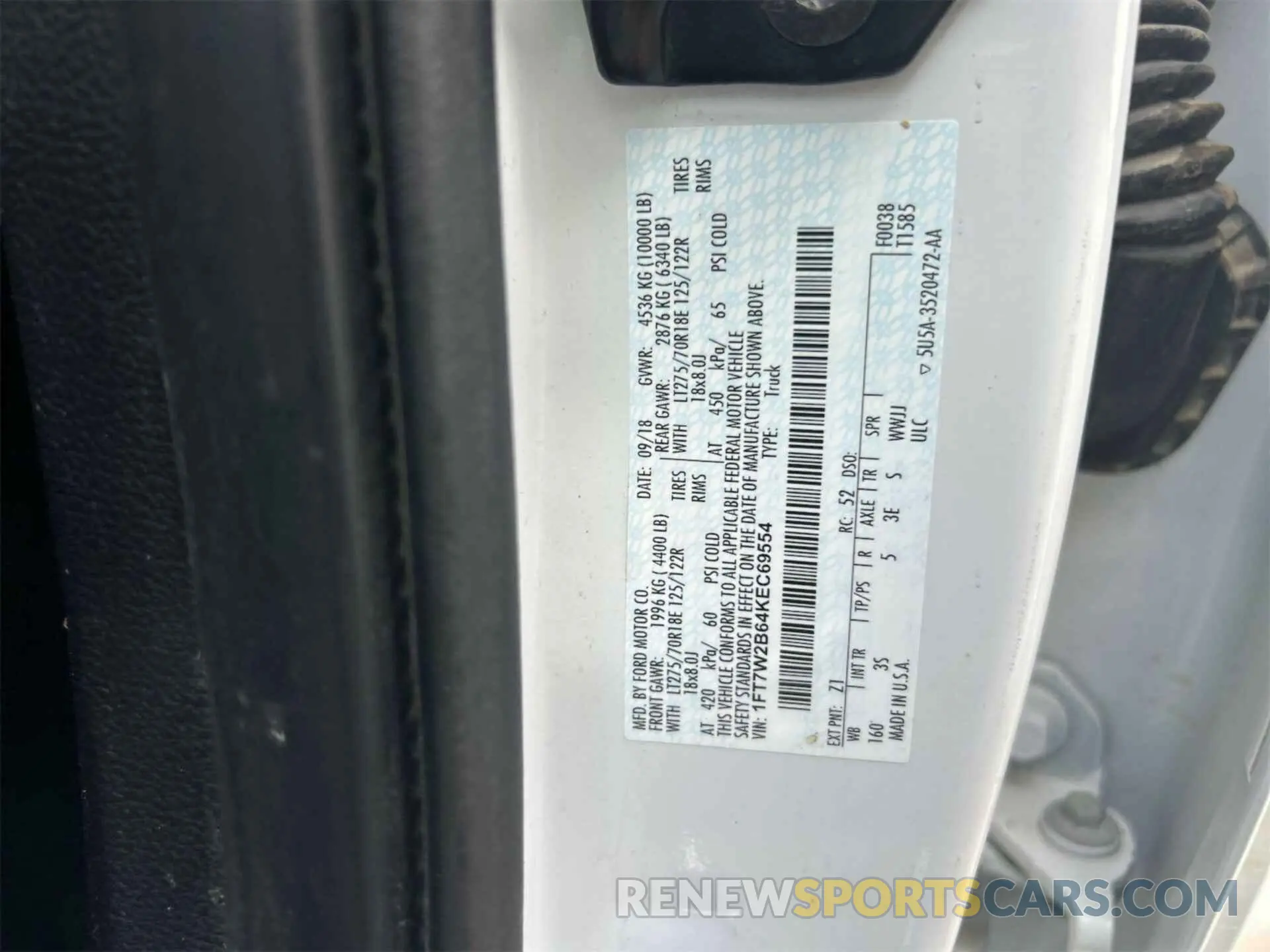 9 Photograph of a damaged car 1FT7W2B64KEC69554 FORD F250 2019