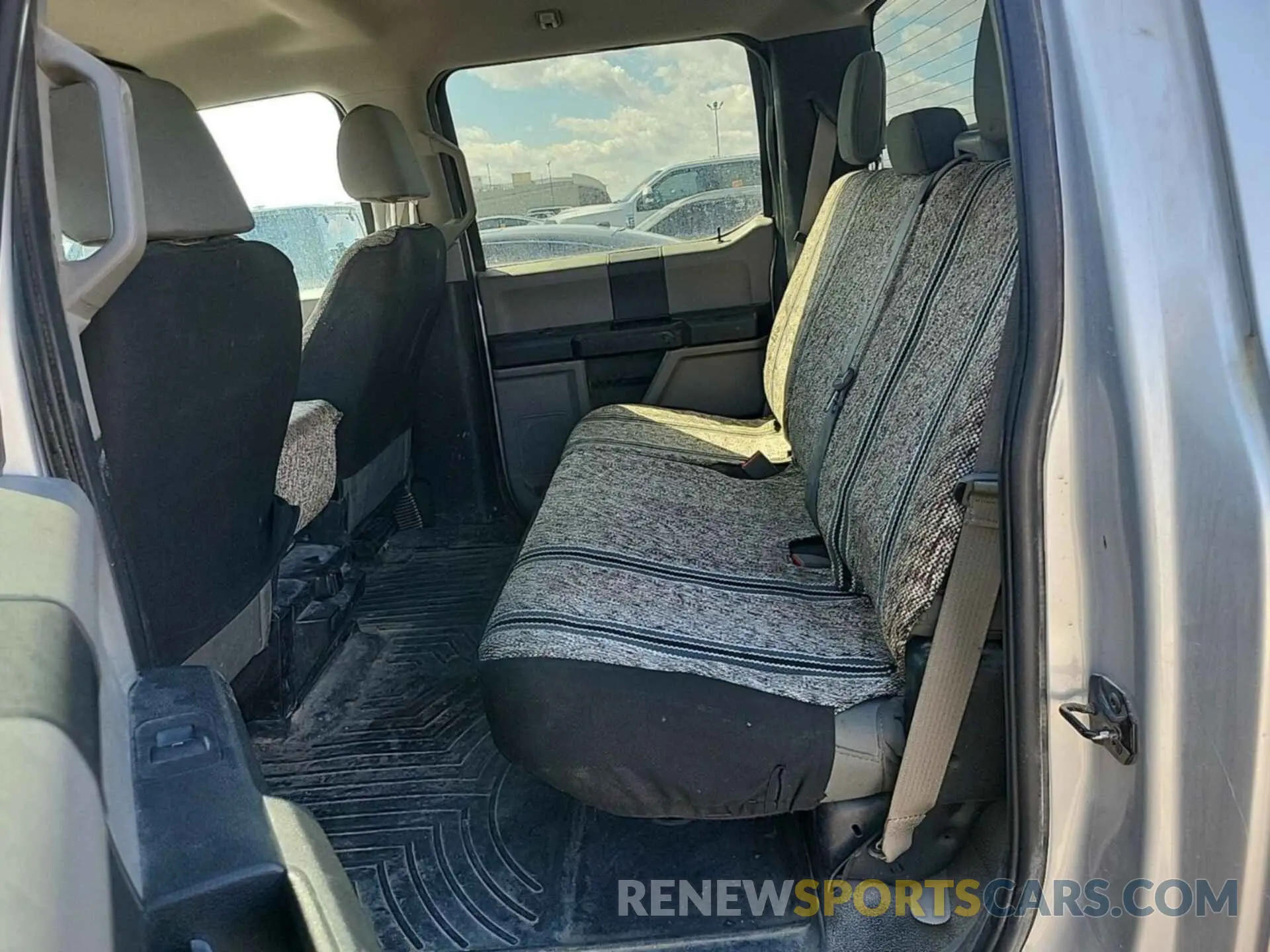 16 Photograph of a damaged car 1FT7W2B64KEF83432 FORD F250 2019