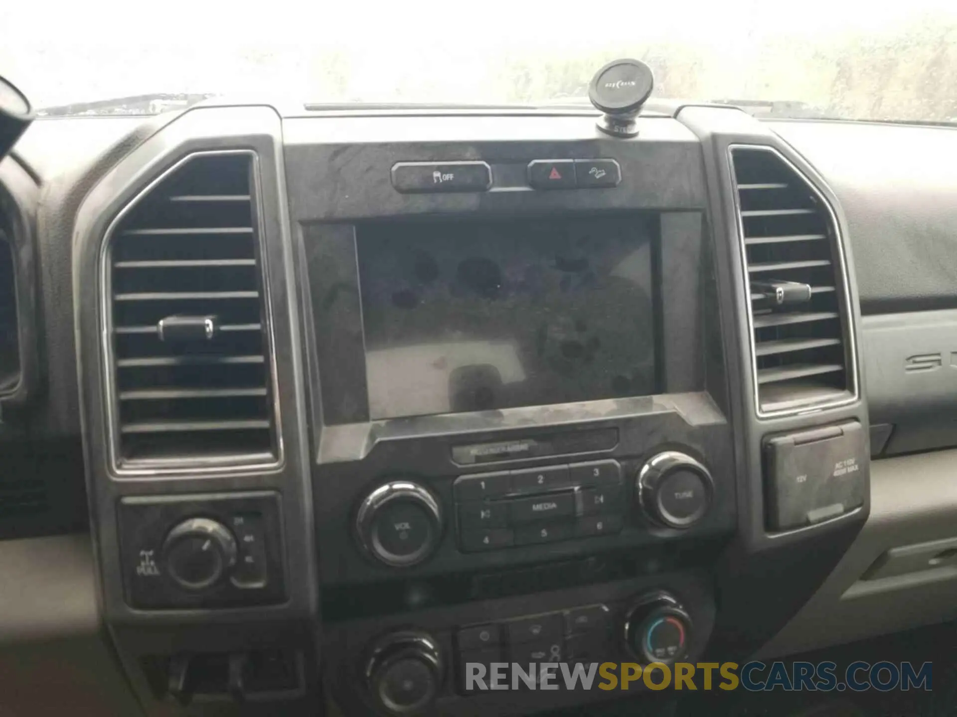 19 Photograph of a damaged car 1FT7W2B65KEC22842 FORD F250 2019