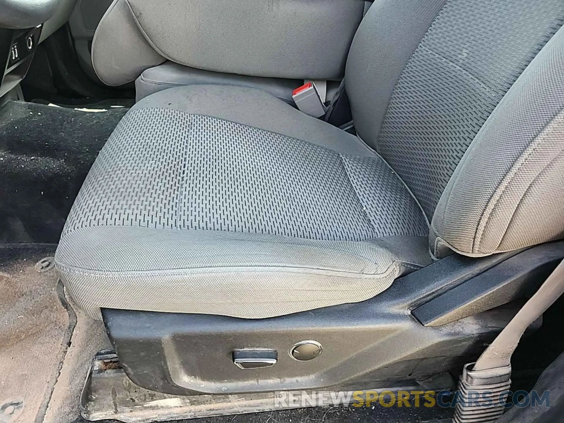 24 Photograph of a damaged car 1FT7W2B65KEC22842 FORD F250 2019
