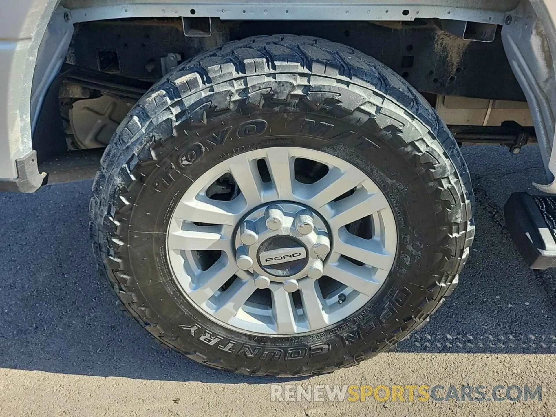28 Photograph of a damaged car 1FT7W2B65KEF31274 FORD F250 2019