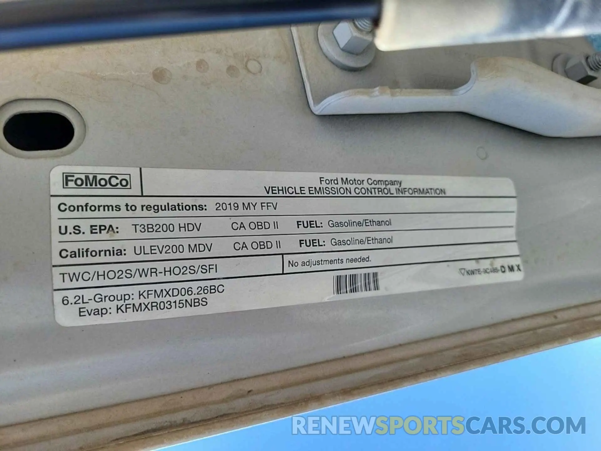34 Photograph of a damaged car 1FT7W2B65KEF31274 FORD F250 2019