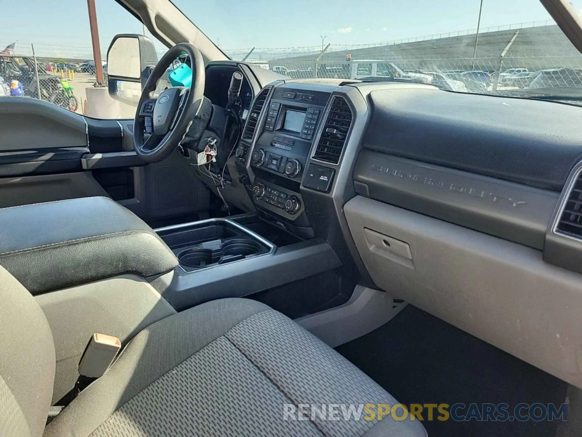 35 Photograph of a damaged car 1FT7W2B65KEF31274 FORD F250 2019