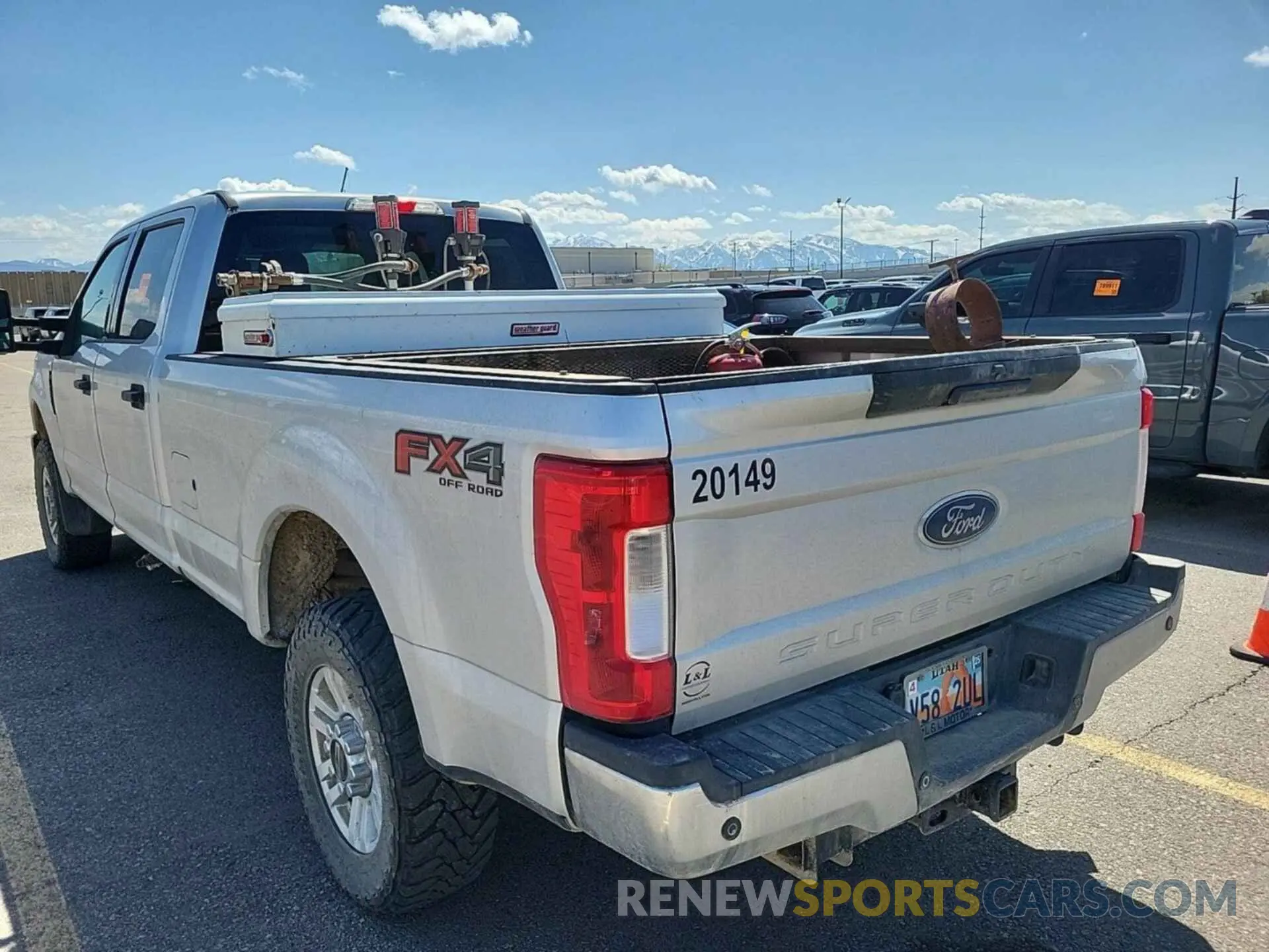 37 Photograph of a damaged car 1FT7W2B65KEF31274 FORD F250 2019