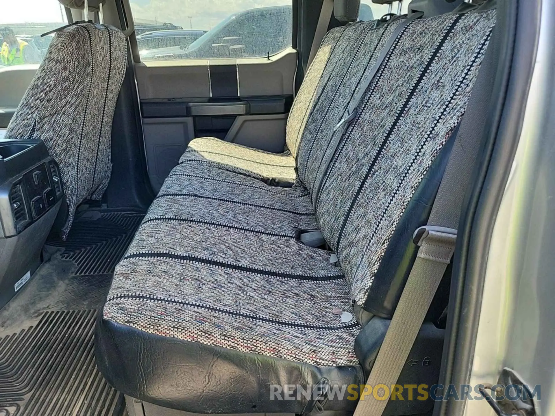 40 Photograph of a damaged car 1FT7W2B65KEF31274 FORD F250 2019