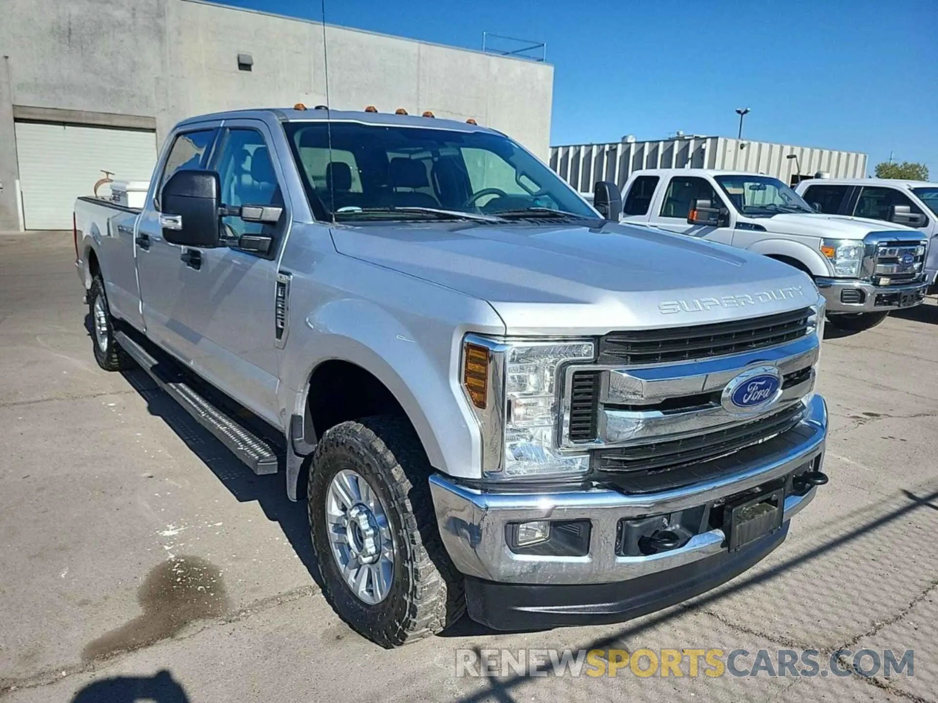 43 Photograph of a damaged car 1FT7W2B65KEF31274 FORD F250 2019