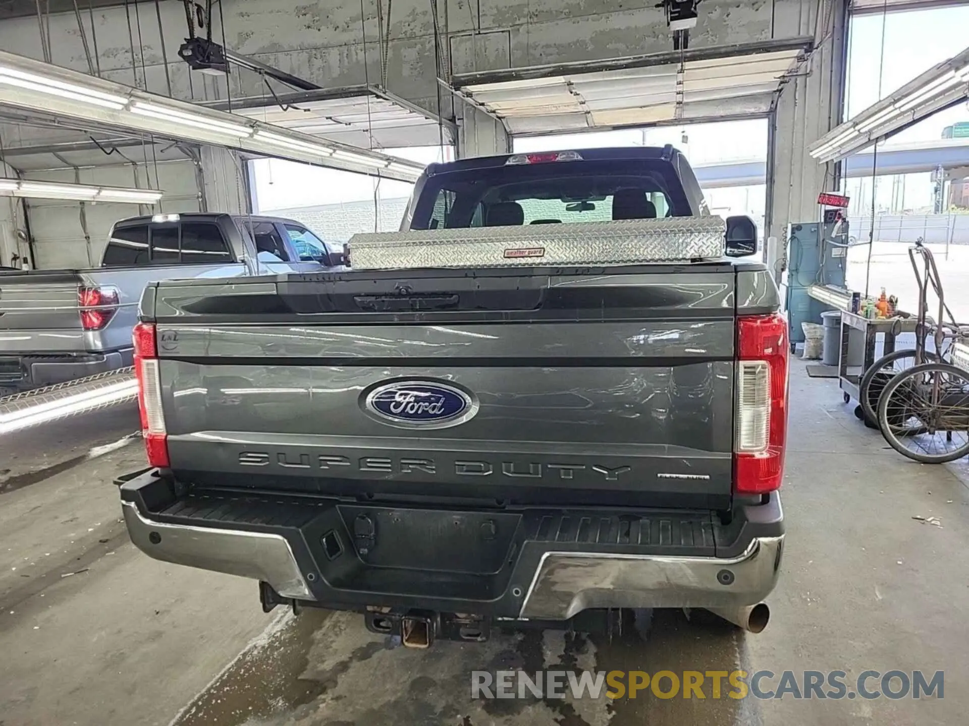 24 Photograph of a damaged car 1FT7W2B67KEE26641 FORD F250 2019