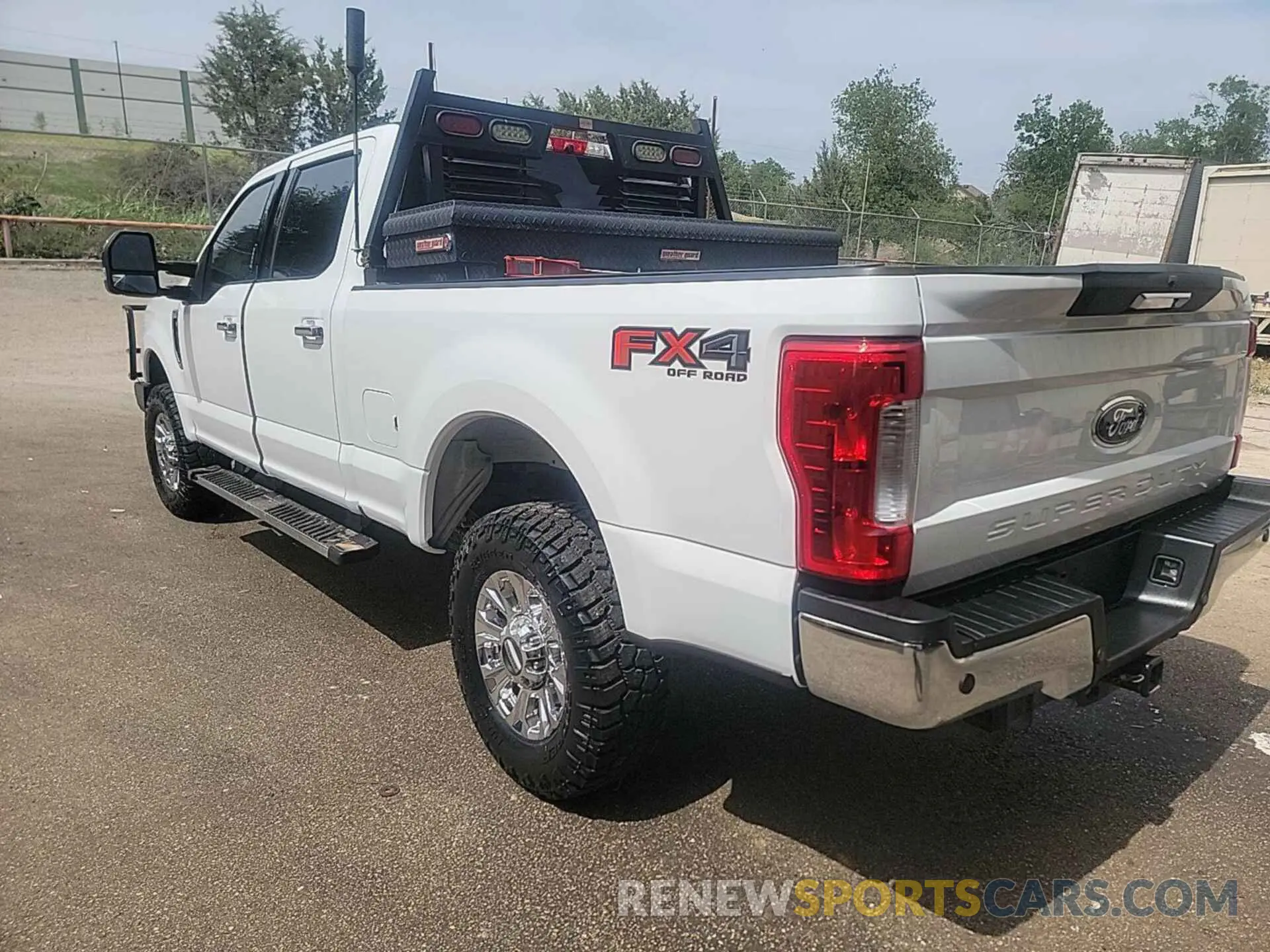 10 Photograph of a damaged car 1FT7W2B68KED64425 FORD F250 2019
