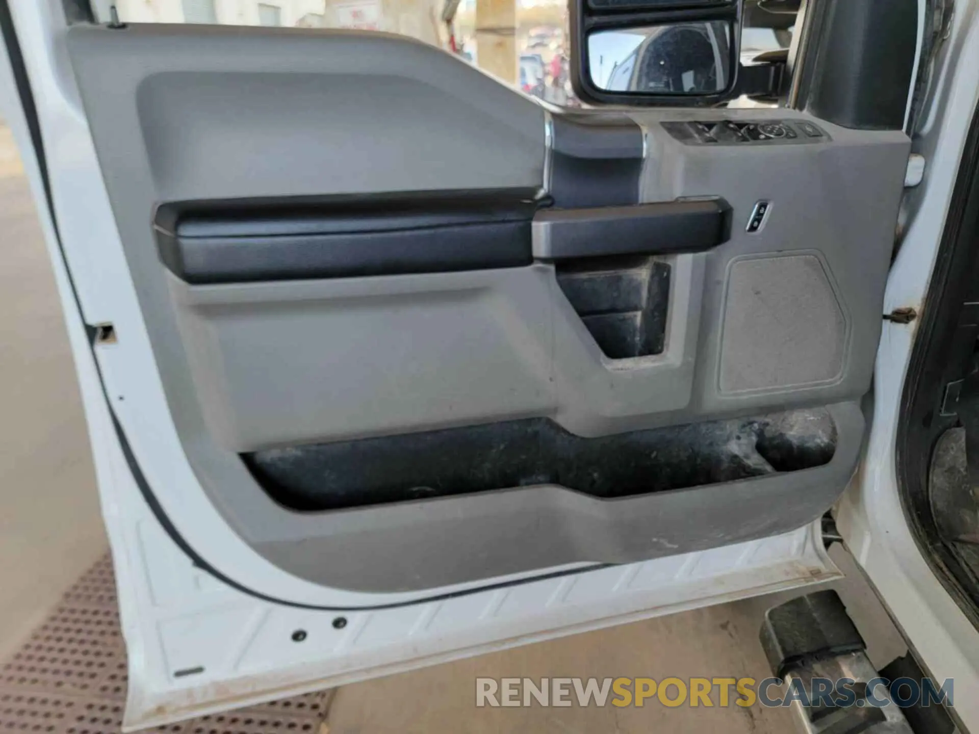 13 Photograph of a damaged car 1FT7W2B68KED64425 FORD F250 2019