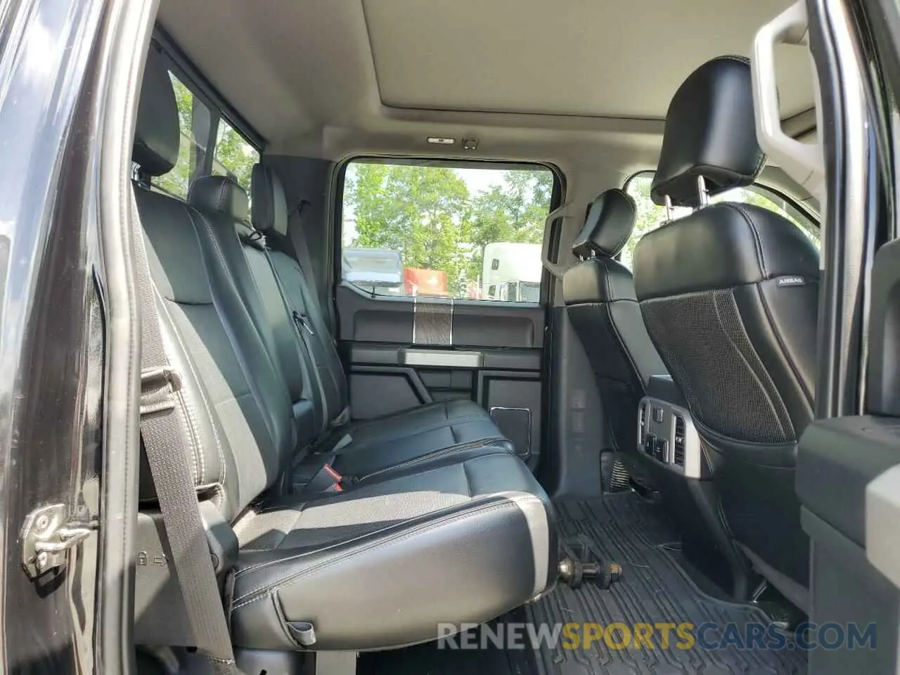 10 Photograph of a damaged car 1FT7W2BT0KEE43531 FORD F250 2019