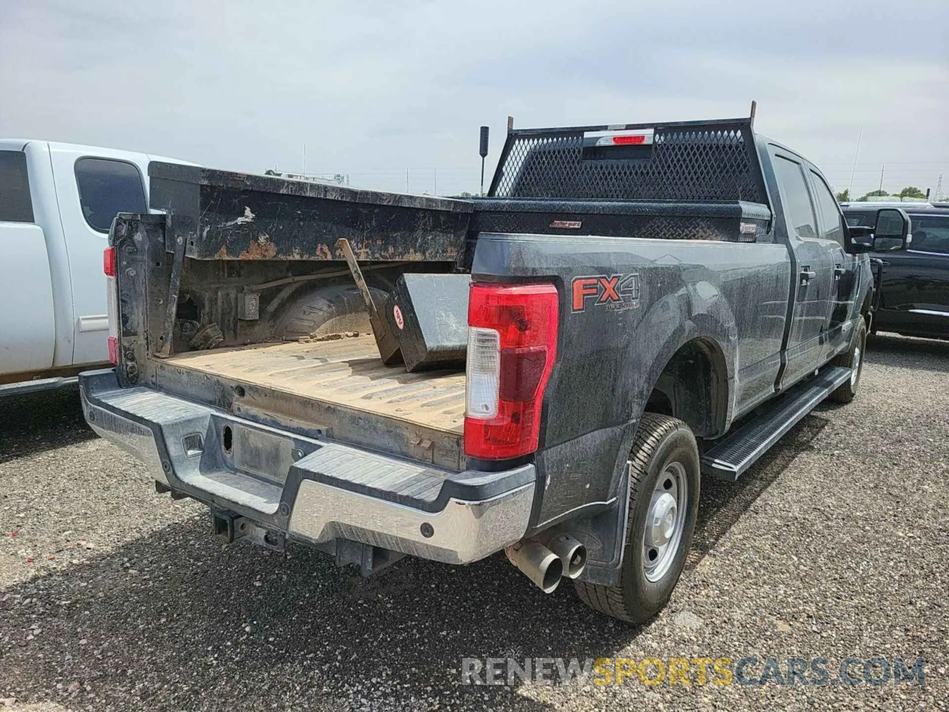 11 Photograph of a damaged car 1FT7W2BT1KEF25400 FORD F250 2019