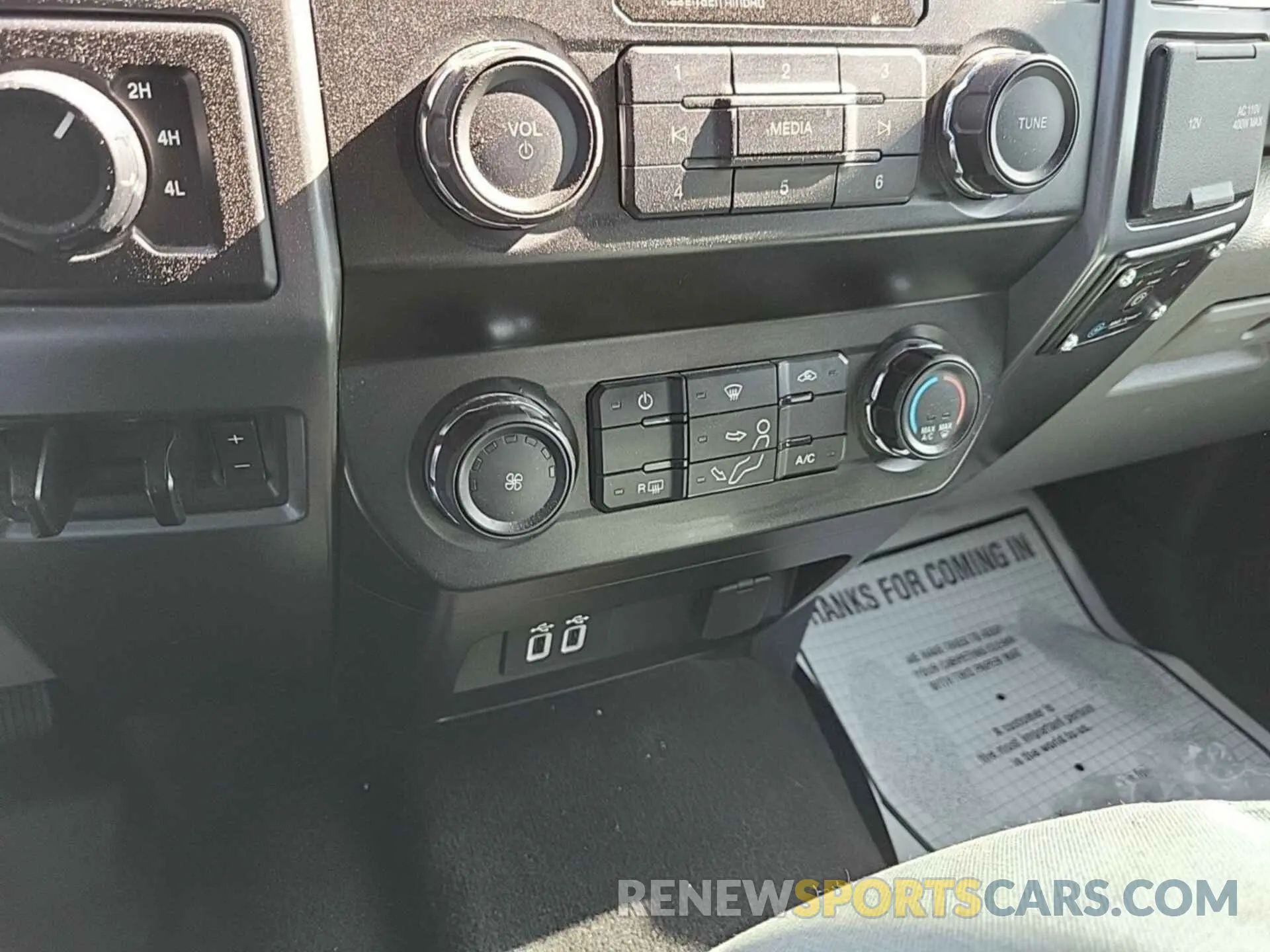 20 Photograph of a damaged car 1FT7W2BT1KEF25400 FORD F250 2019