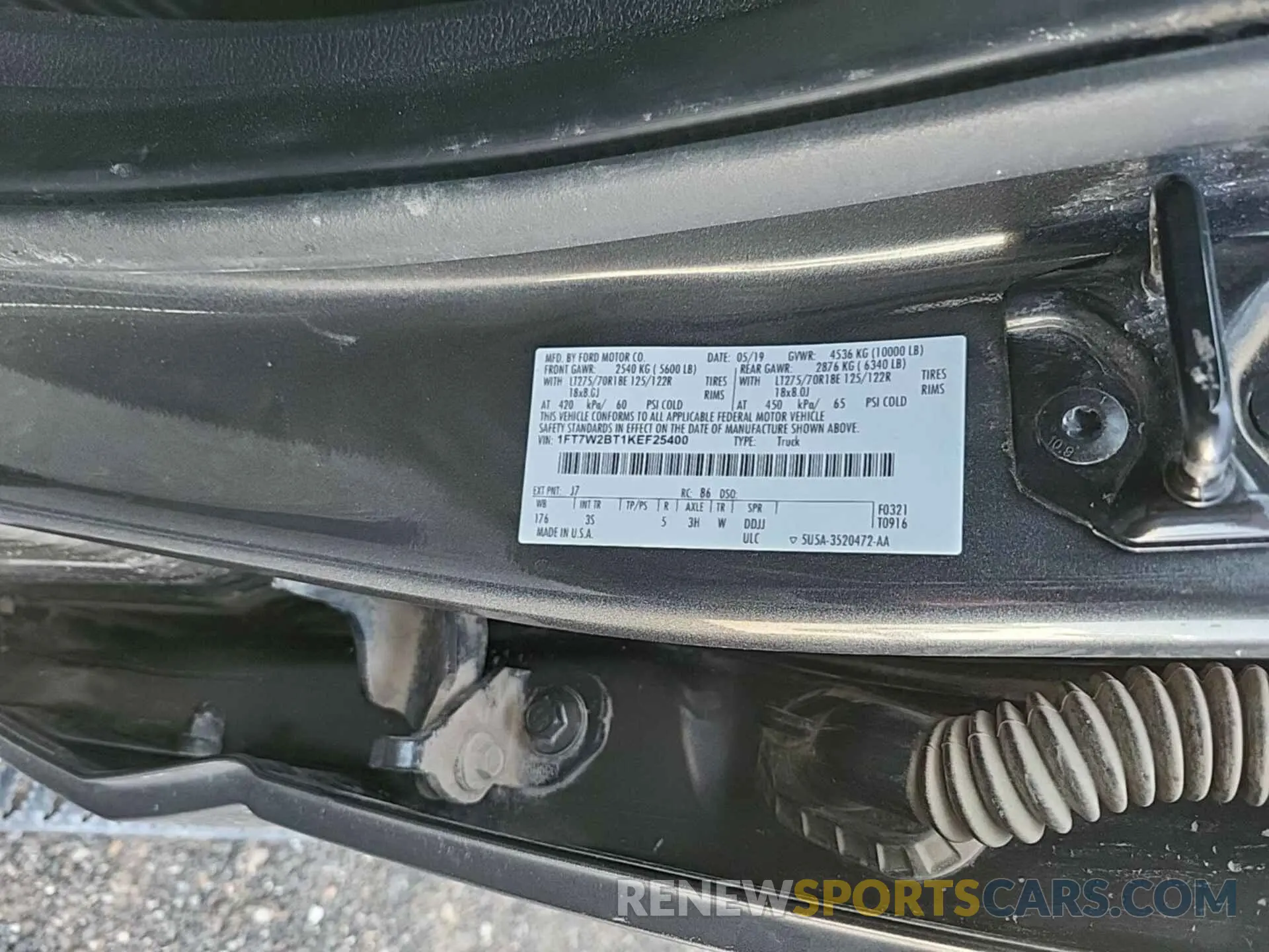 21 Photograph of a damaged car 1FT7W2BT1KEF25400 FORD F250 2019