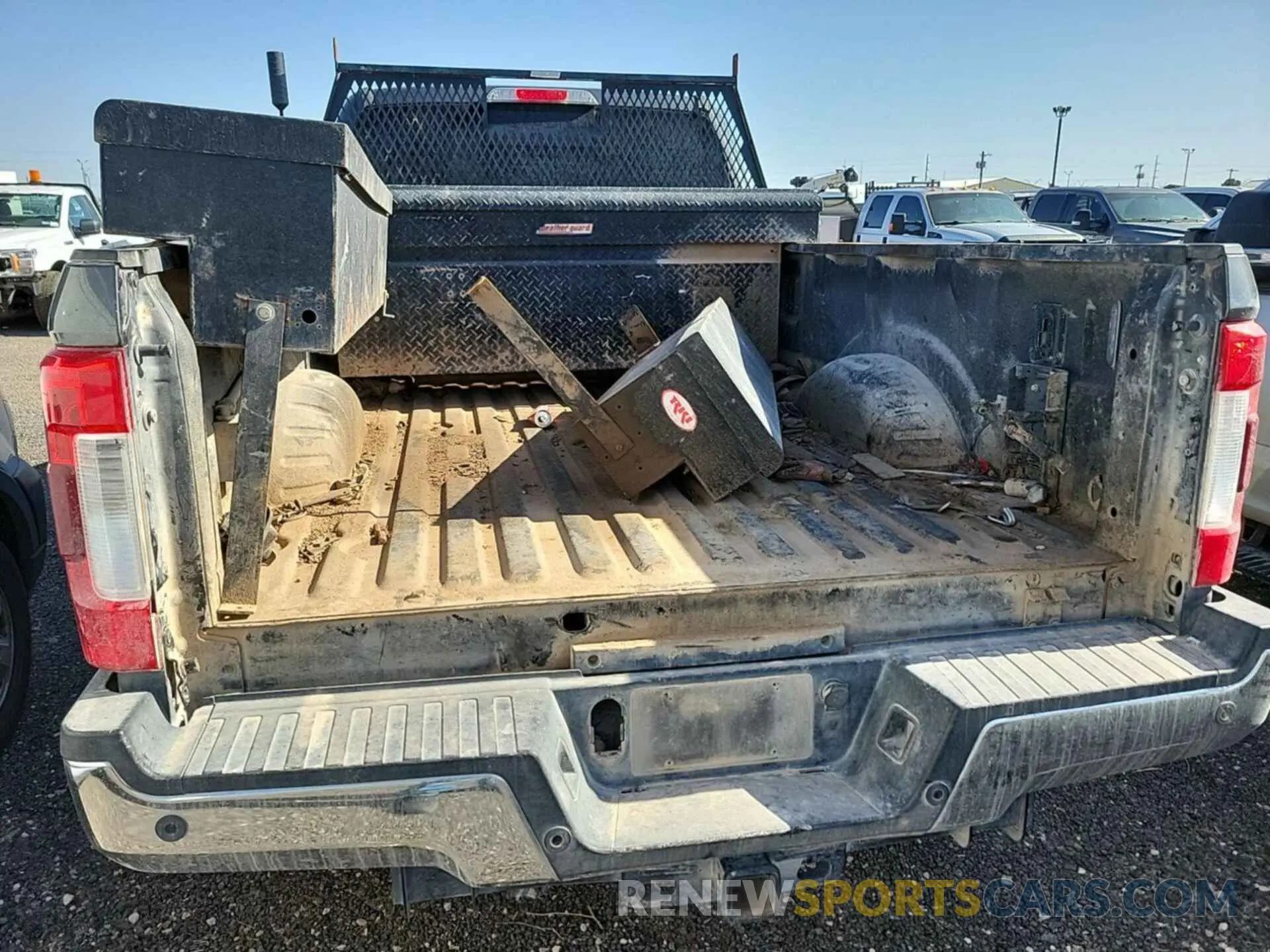 6 Photograph of a damaged car 1FT7W2BT1KEF25400 FORD F250 2019