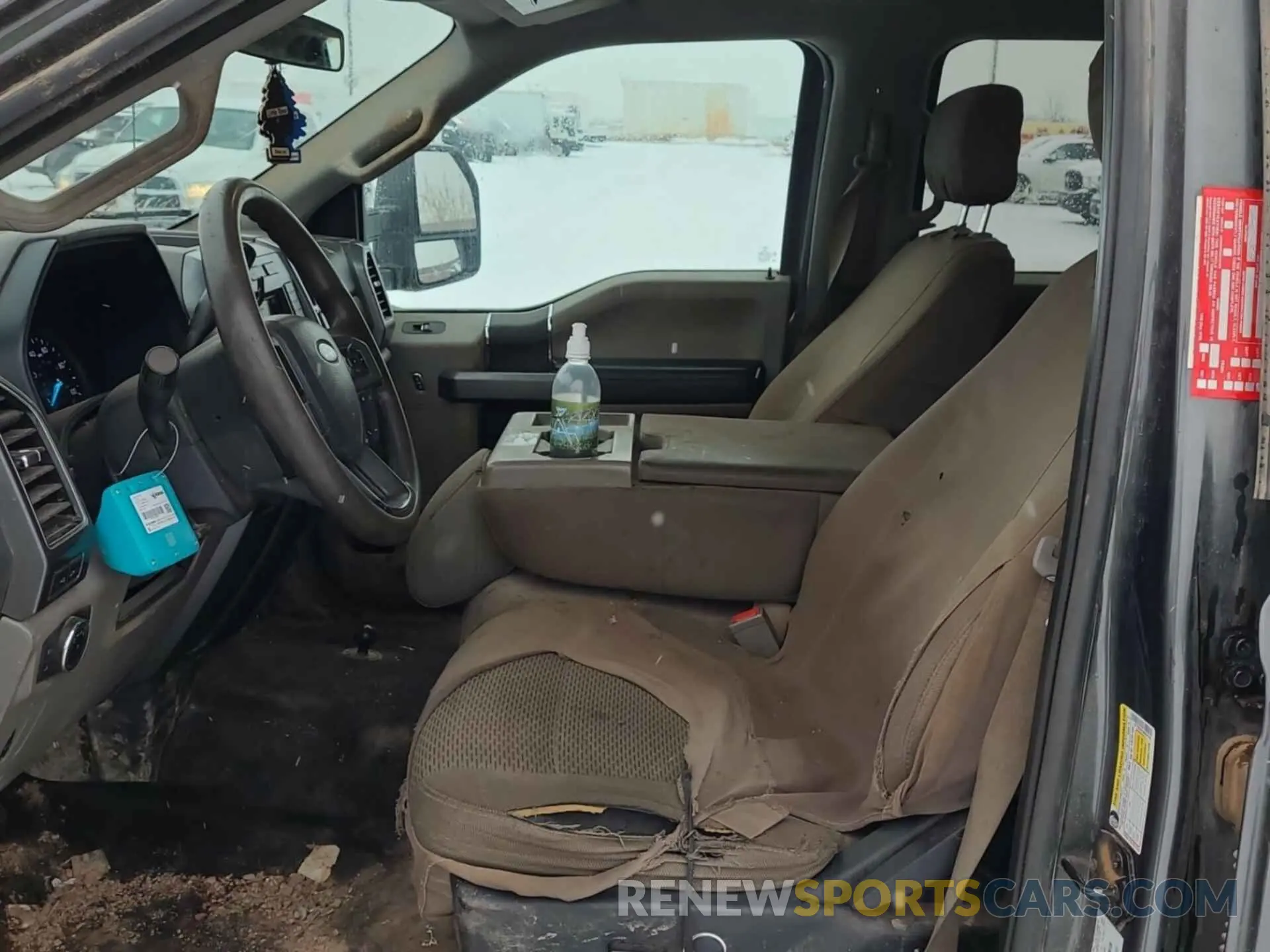 31 Photograph of a damaged car 1FT7W2BT3KEC61743 FORD F250 2019