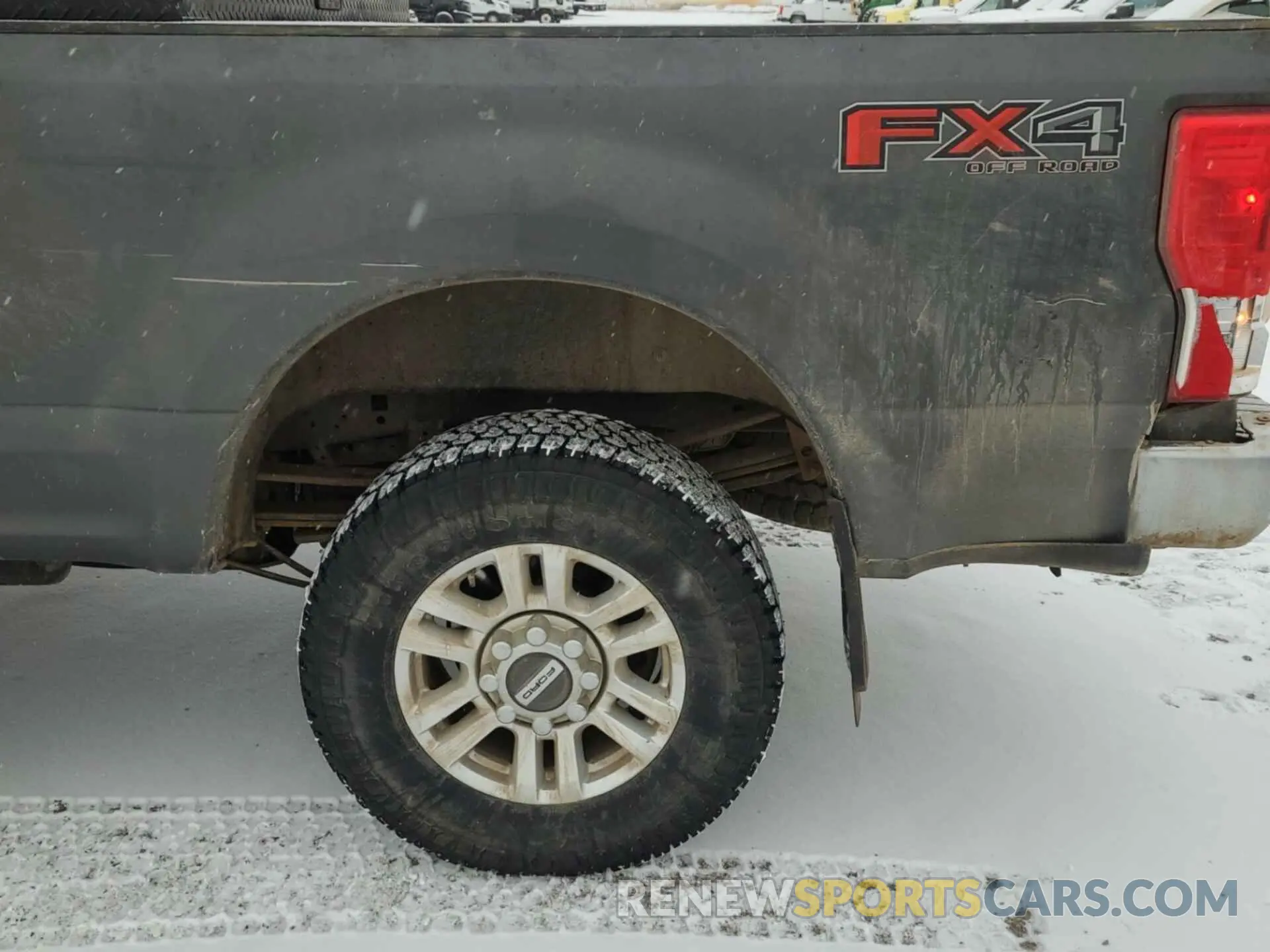 34 Photograph of a damaged car 1FT7W2BT3KEC61743 FORD F250 2019