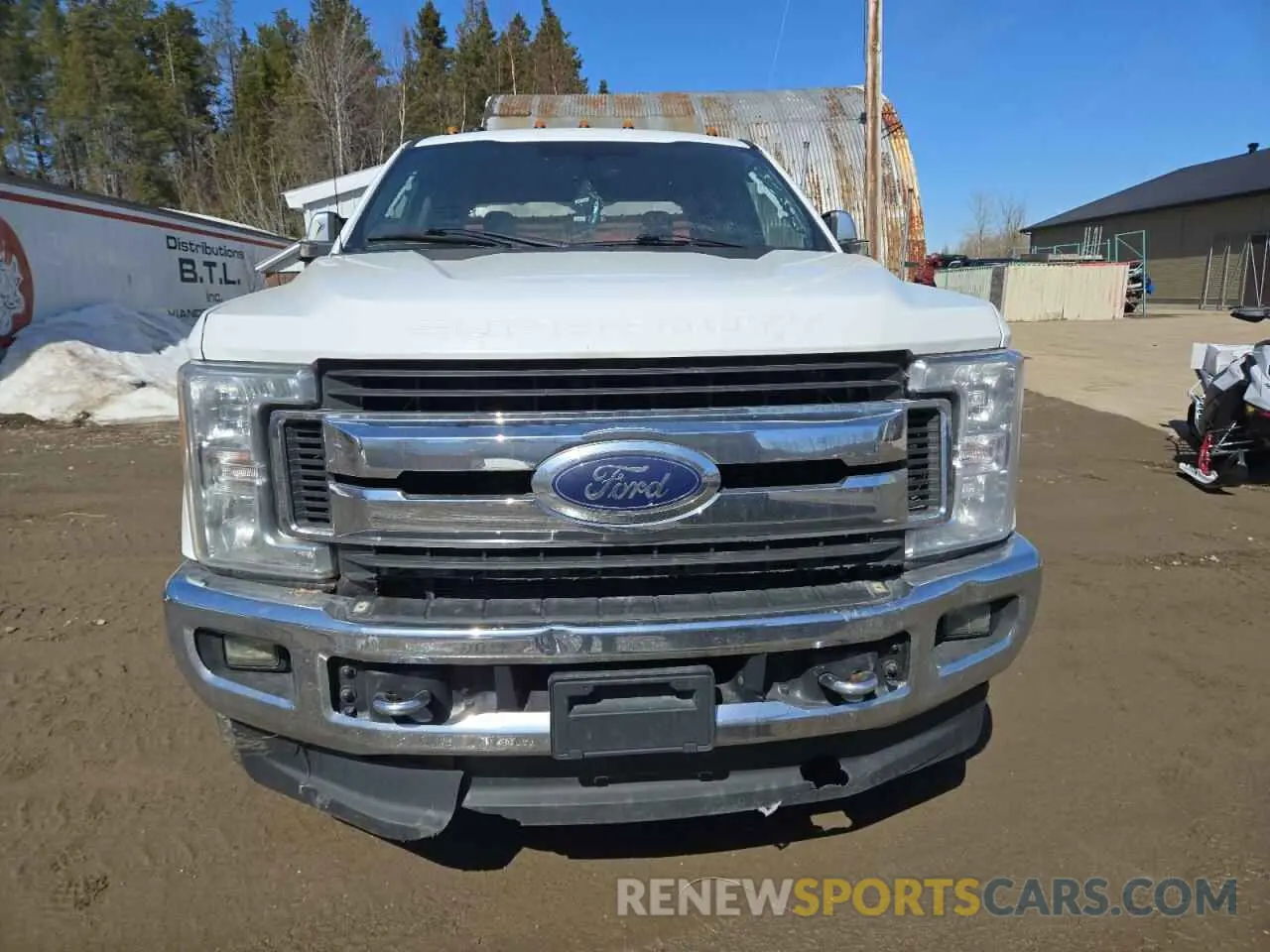 5 Photograph of a damaged car 1FT7W2BT3KEE61537 FORD F250 2019
