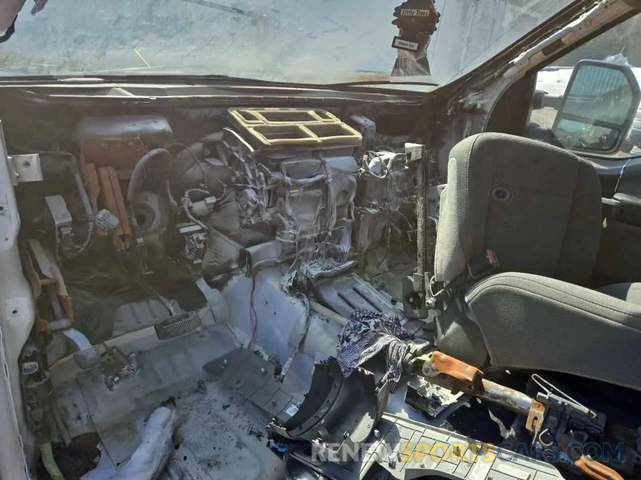 8 Photograph of a damaged car 1FT7W2BT3KEE61537 FORD F250 2019