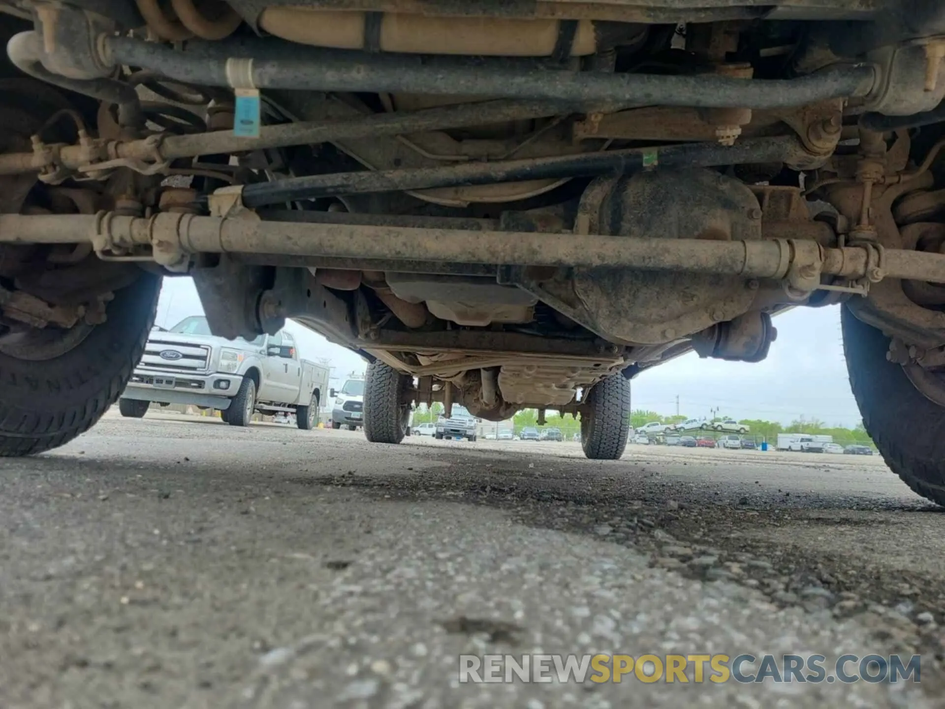33 Photograph of a damaged car 1FT7W2BT4KEC45387 FORD F250 2019