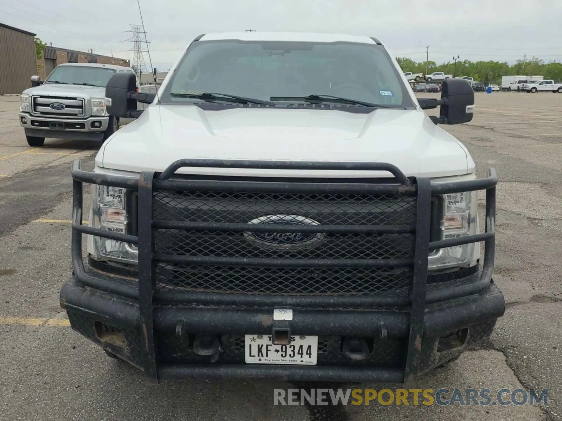 35 Photograph of a damaged car 1FT7W2BT4KEC45387 FORD F250 2019