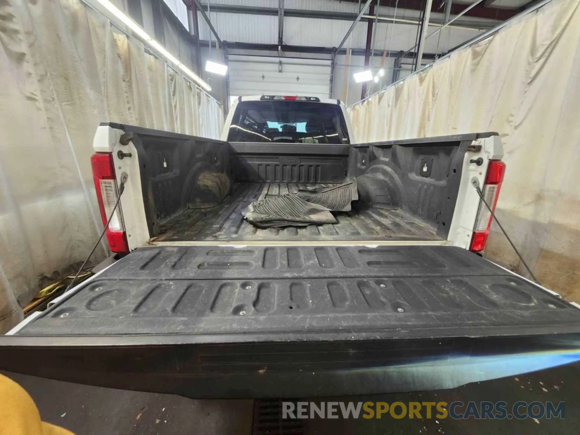 8 Photograph of a damaged car 1FT7W2BT4KEF59539 FORD F250 2019
