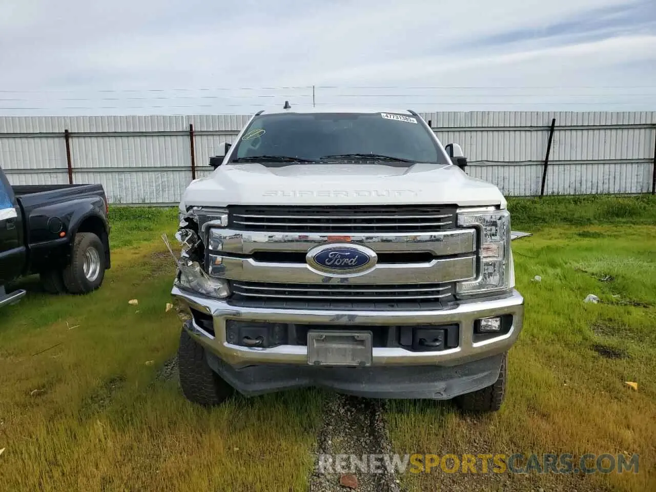 5 Photograph of a damaged car 1FT7W2BT4KEF89463 FORD F250 2019
