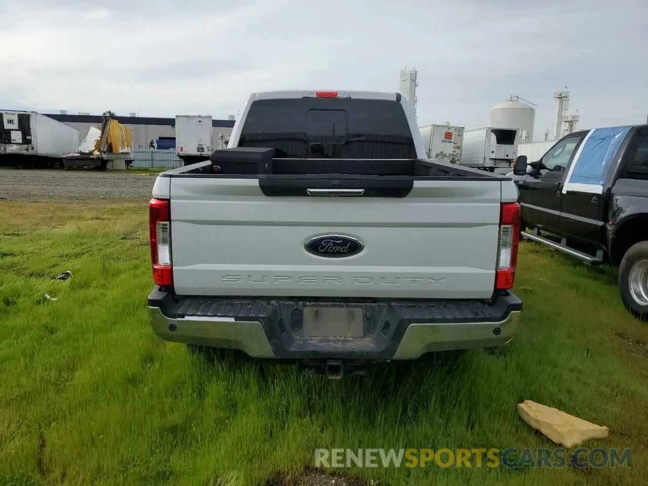 6 Photograph of a damaged car 1FT7W2BT4KEF89463 FORD F250 2019