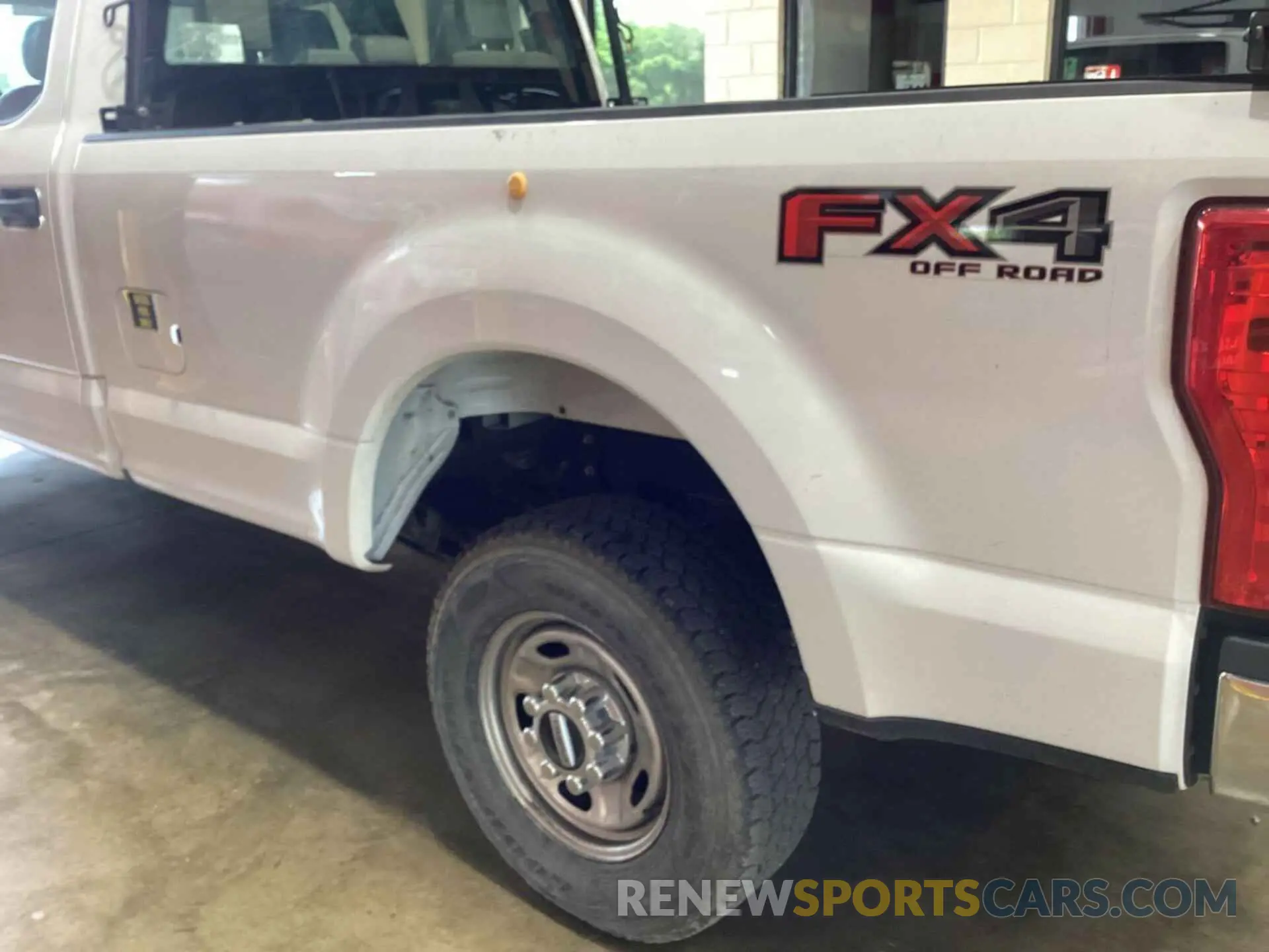 15 Photograph of a damaged car 1FT7W2BT5KEF57380 FORD F250 2019