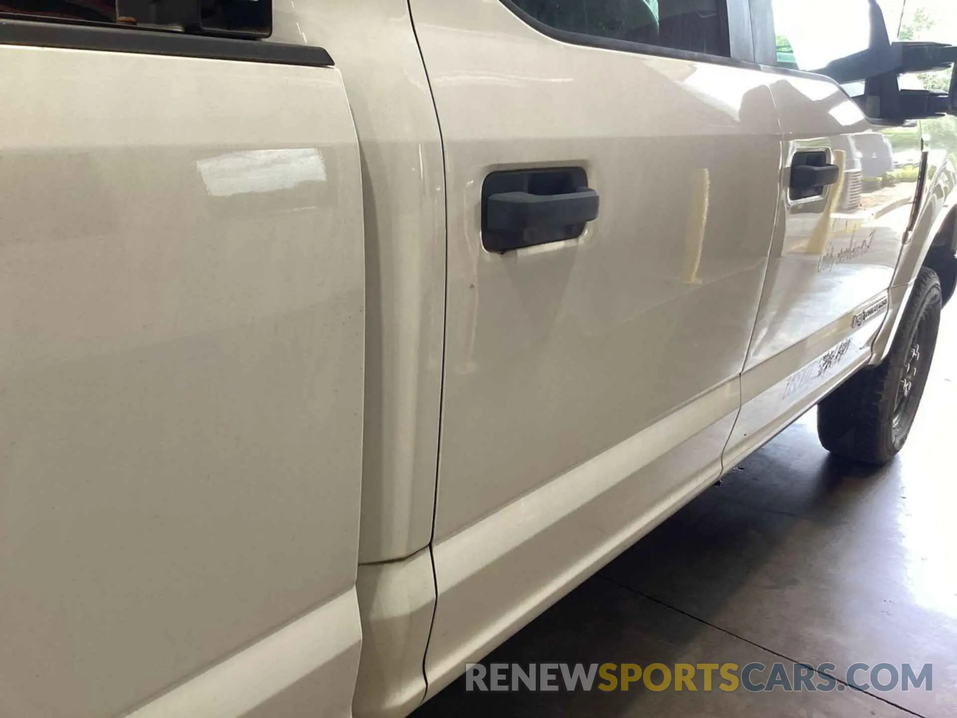 5 Photograph of a damaged car 1FT7W2BT5KEF57380 FORD F250 2019