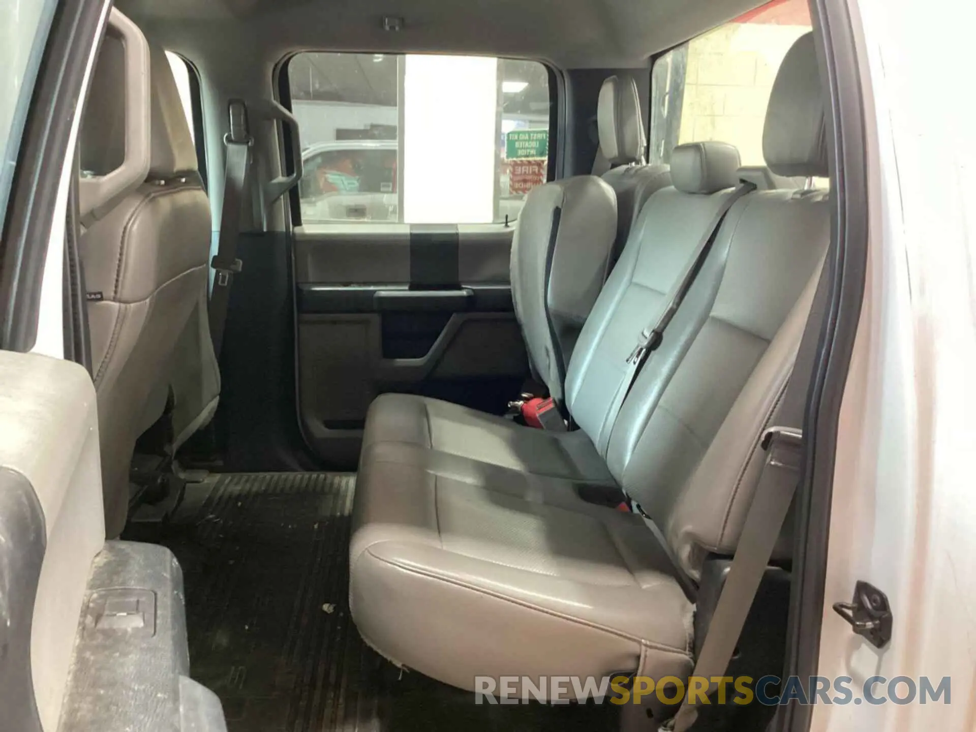 8 Photograph of a damaged car 1FT7W2BT5KEF57380 FORD F250 2019