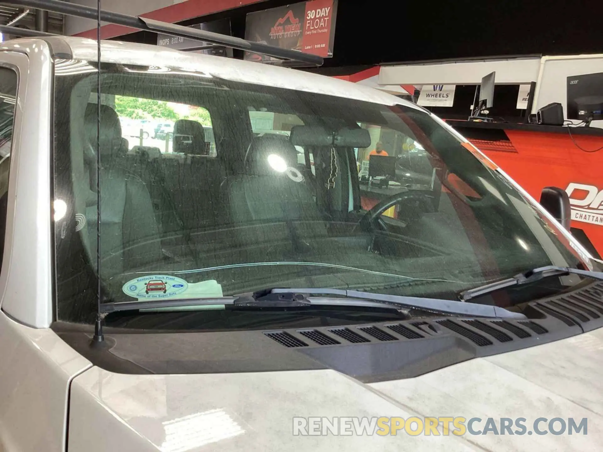 9 Photograph of a damaged car 1FT7W2BT5KEF57380 FORD F250 2019