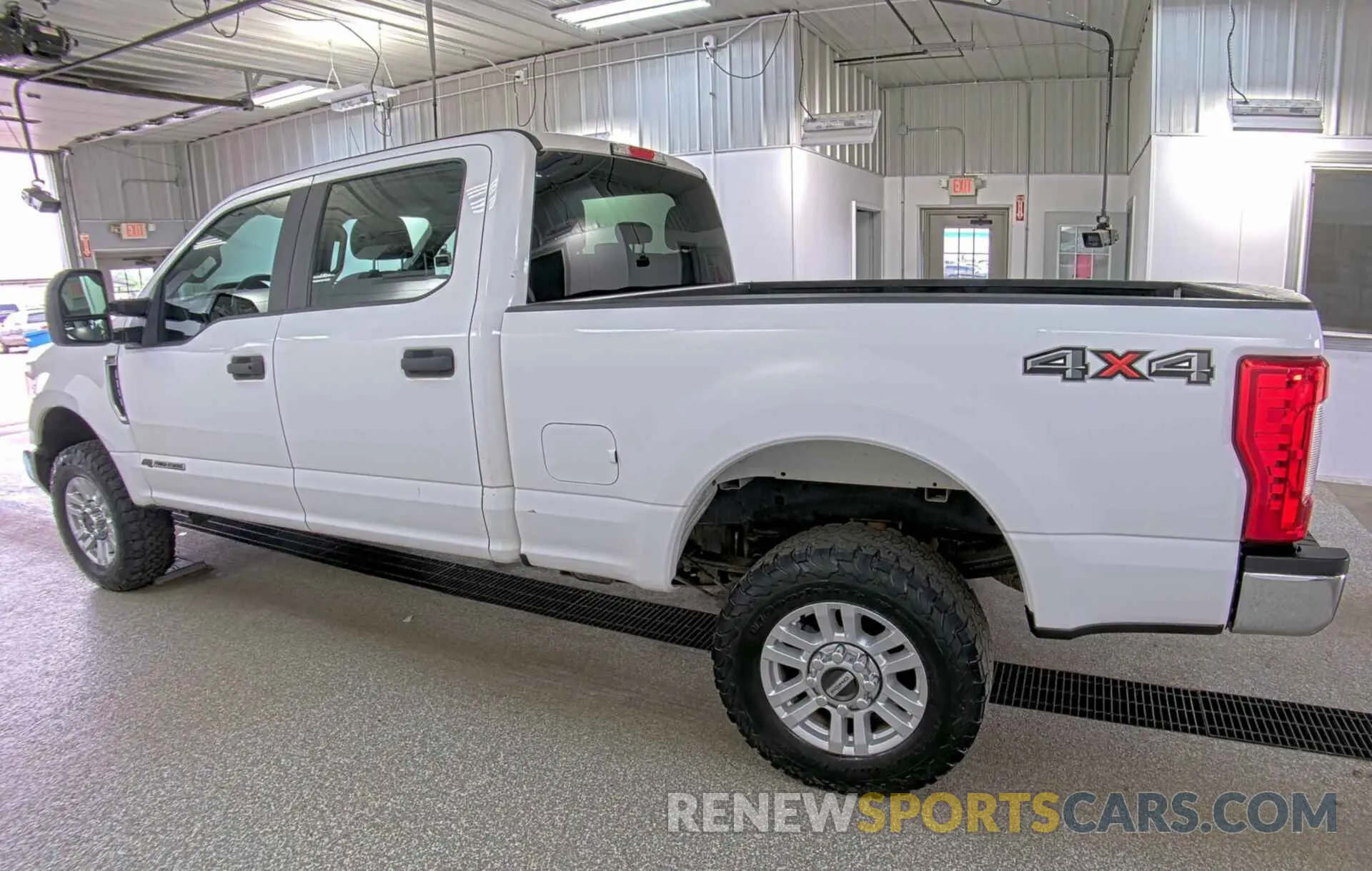 17 Photograph of a damaged car 1FT7W2BT7KEG47968 FORD F250 2019