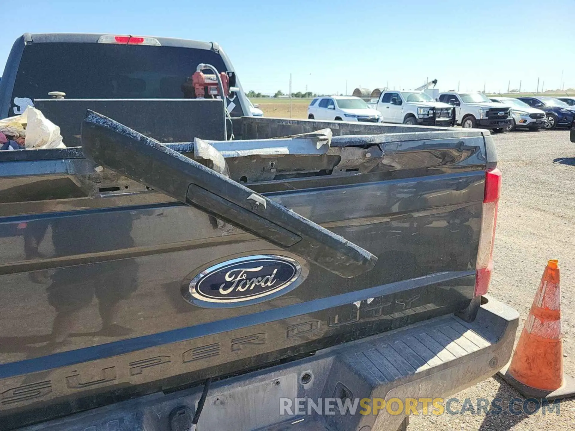 15 Photograph of a damaged car 1FT7W2BT9KEC61729 FORD F250 2019