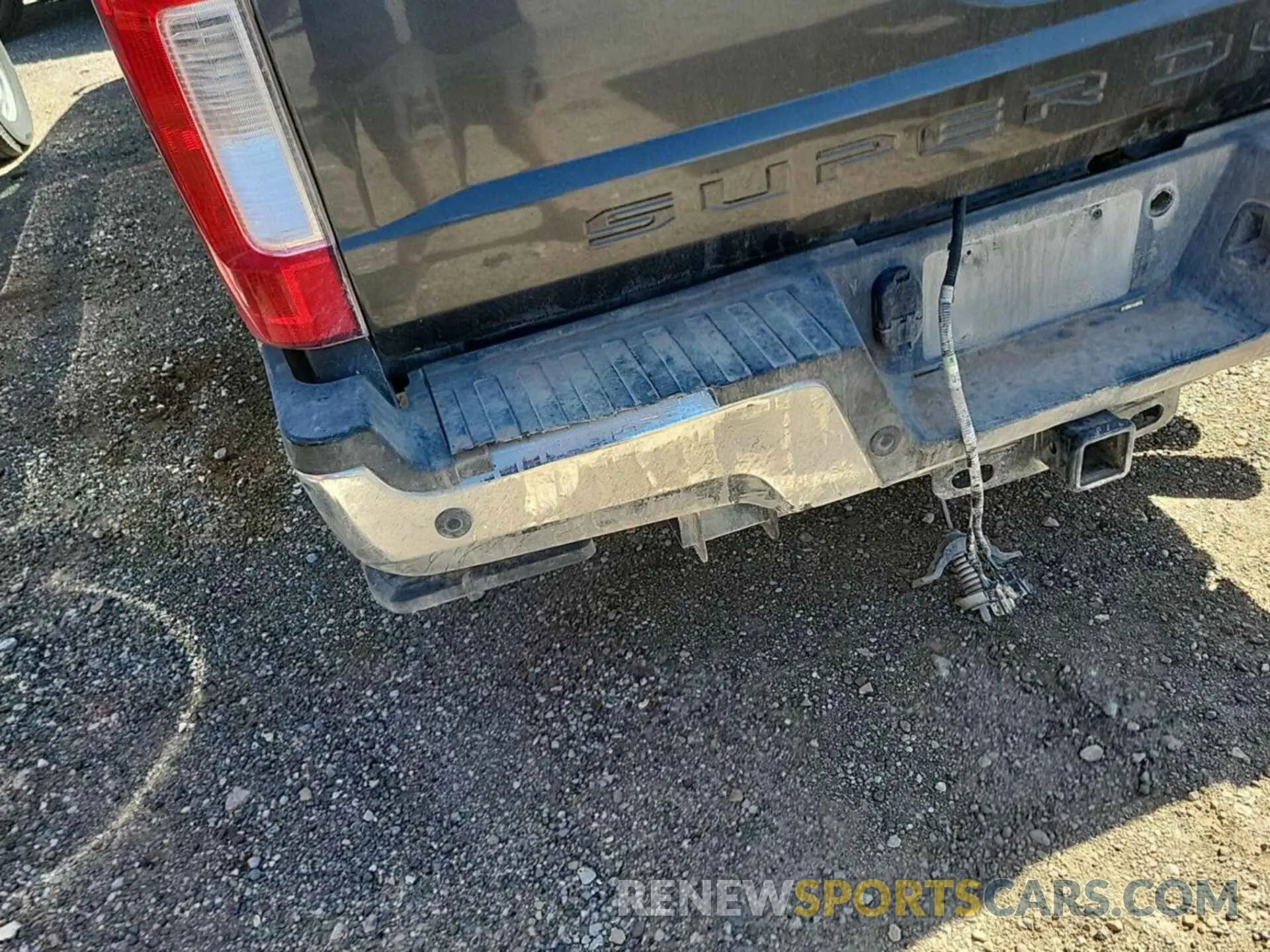 24 Photograph of a damaged car 1FT7W2BT9KEC61729 FORD F250 2019