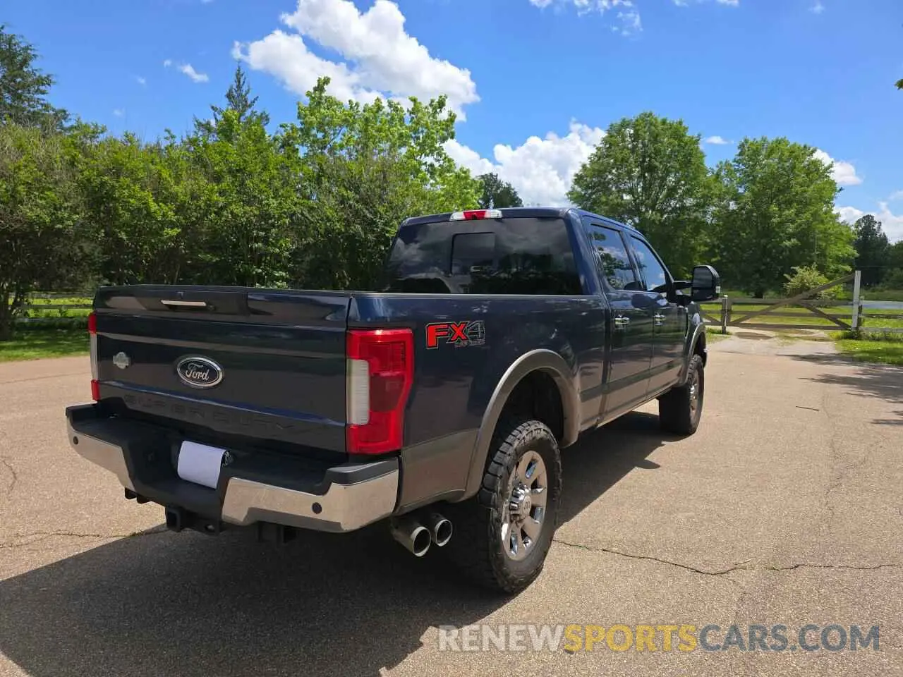 4 Photograph of a damaged car 1FT7W2BTXKEE08463 FORD F250 2019