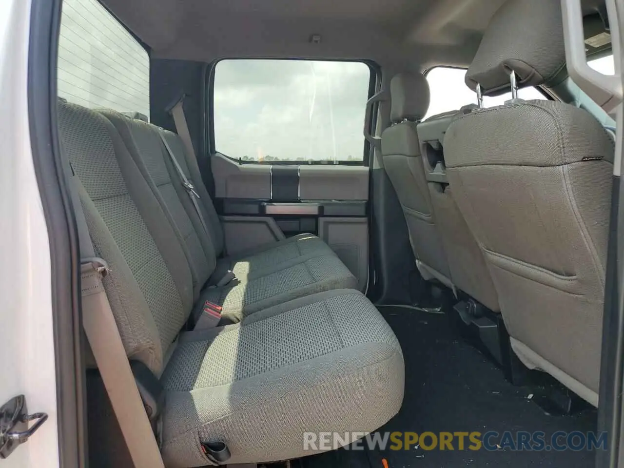 10 Photograph of a damaged car 1FT7W2BTXKEE45688 FORD F250 2019