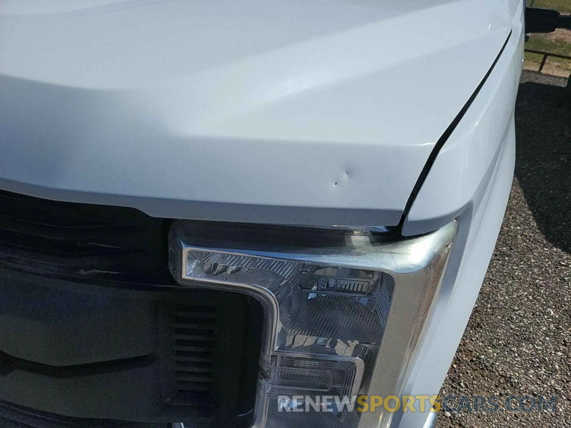 4 Photograph of a damaged car 1FT7X2A60KEE53324 FORD F250 2019
